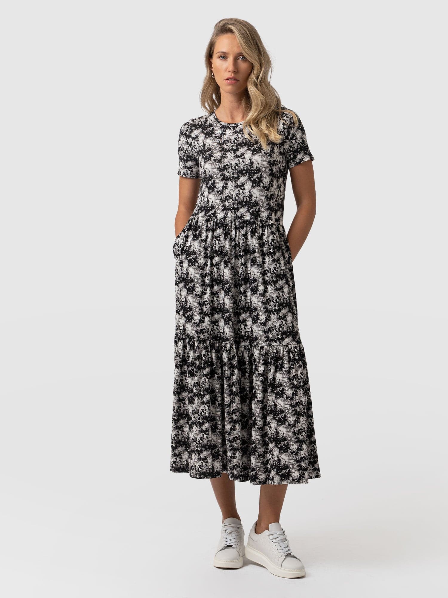 Greenwich Dress Short Sleeve Black Pixel - Women's Dresses | Saint + Sofia® UK